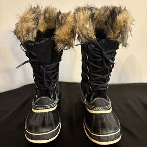 Sorel Black and Tan Fur-Trimmed Winter Boots